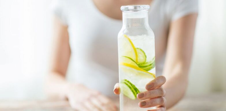komkommerwater voor drinkvoeding